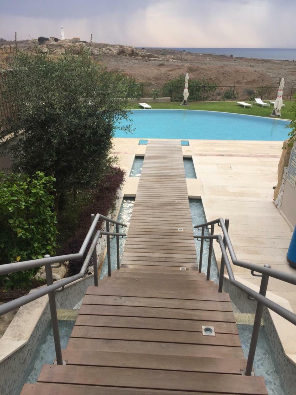 Lingna Luxury Apartment Lighthouse Paphos Exterior foto